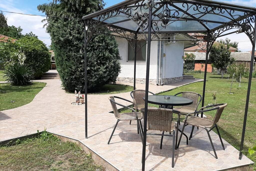 Guesthouse Oasis-Šabla Exteriér fotografie