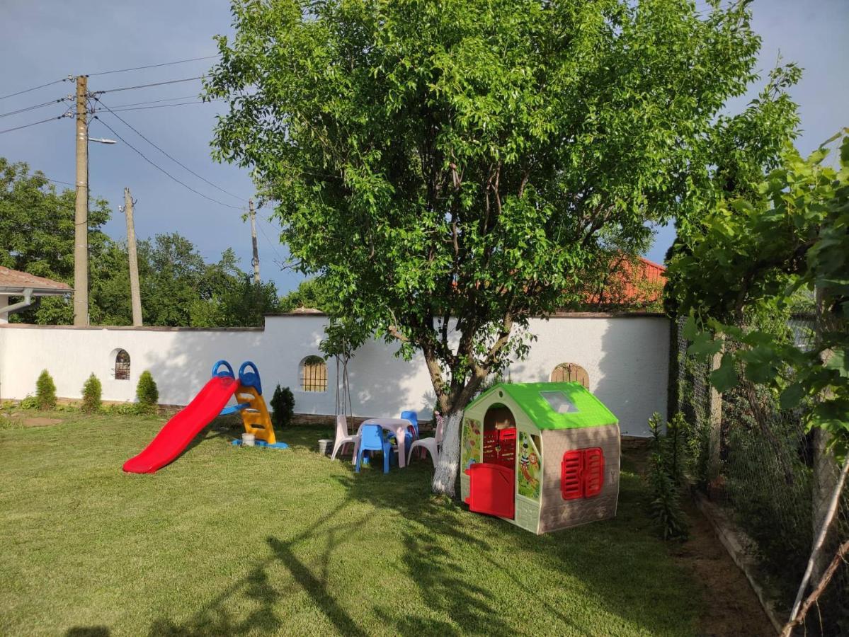 Guesthouse Oasis-Šabla Exteriér fotografie